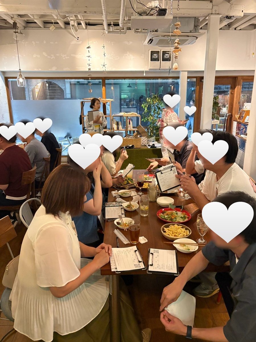 浴衣姿で婚活イベントを運営する様子(参加者のお顔はぼかしています)